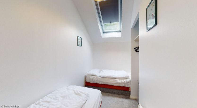 Photo of 26 Strawberry Hill, Tolroy Manor