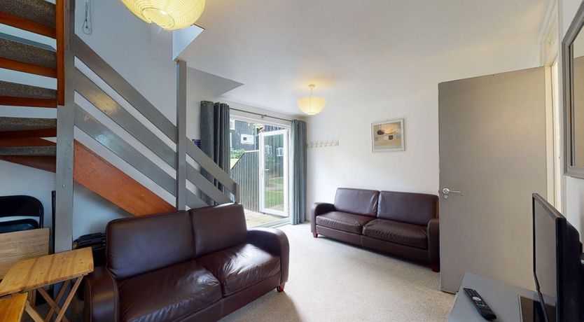 Photo of 26 Strawberry Hill, Tolroy Manor