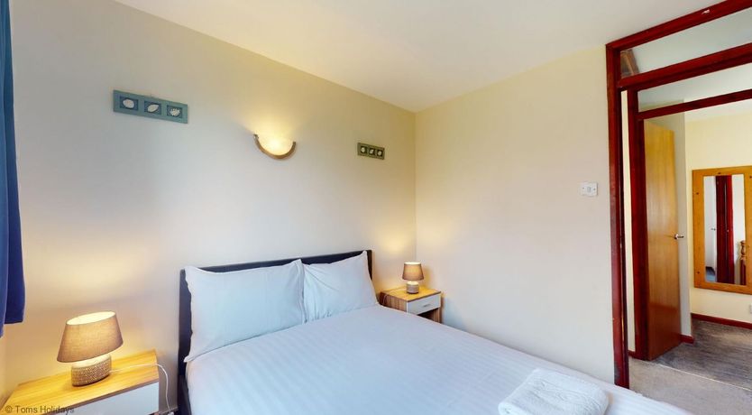 Photo of 39 Strawberry Hill, Tolroy Manor