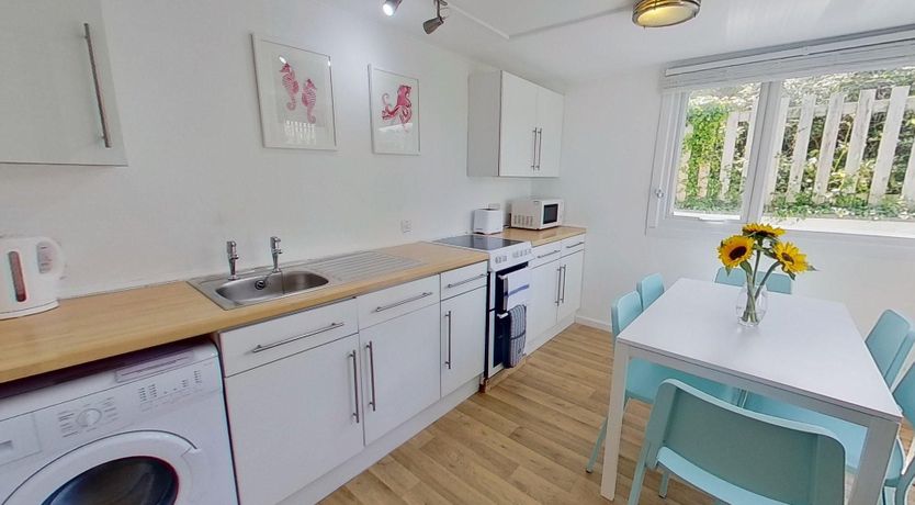 Photo of A02 Mermaids Nest (A2), Riviere Towans