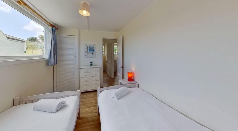 Photo of A02 Mermaids Nest (A2), Riviere Towans