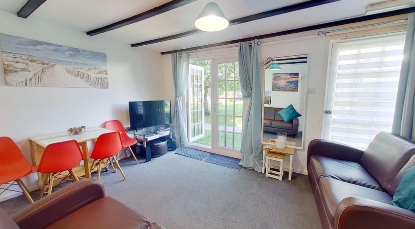 Photo of 12 Tudor Court, Tolroy Manor