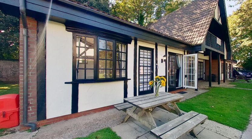 Photo of 12 Tudor Court, Tolroy Manor