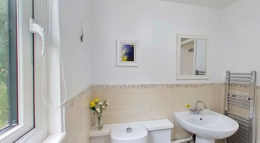 Photo of 46 Strawberry Hill, Tolroy Manor