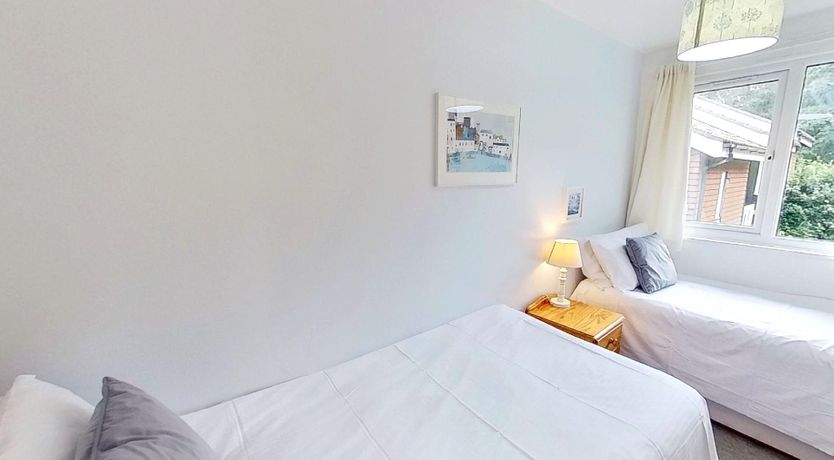 Photo of 46 Strawberry Hill, Tolroy Manor