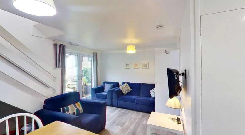 Photo of 46 Strawberry Hill, Tolroy Manor