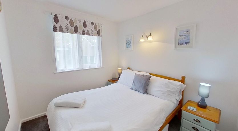 Photo of 44 Strawberry Hill, Tolroy Manor