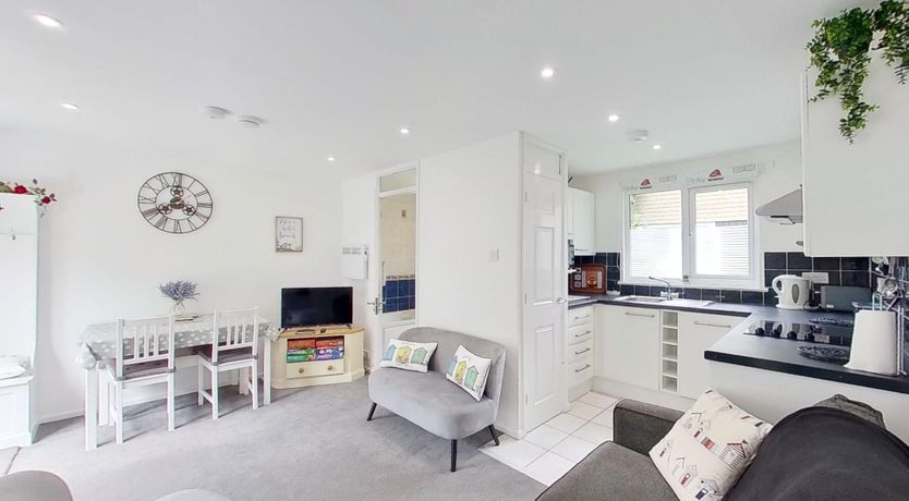 Photo of 44 Strawberry Hill, Tolroy Manor