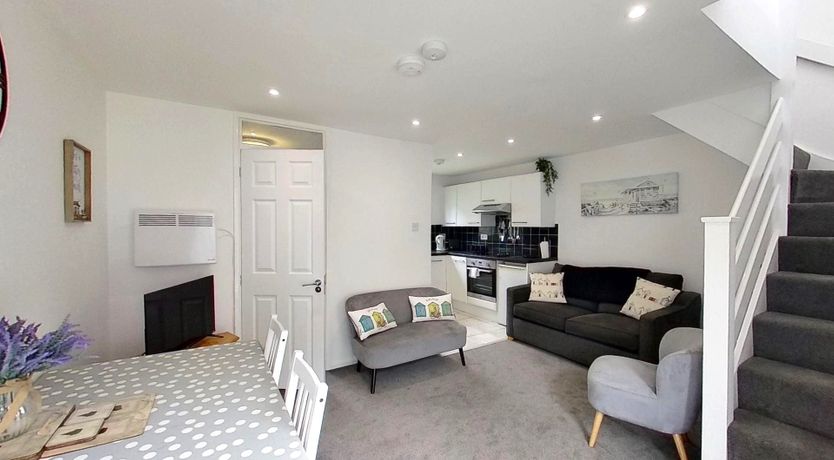 Photo of 44 Strawberry Hill, Tolroy Manor