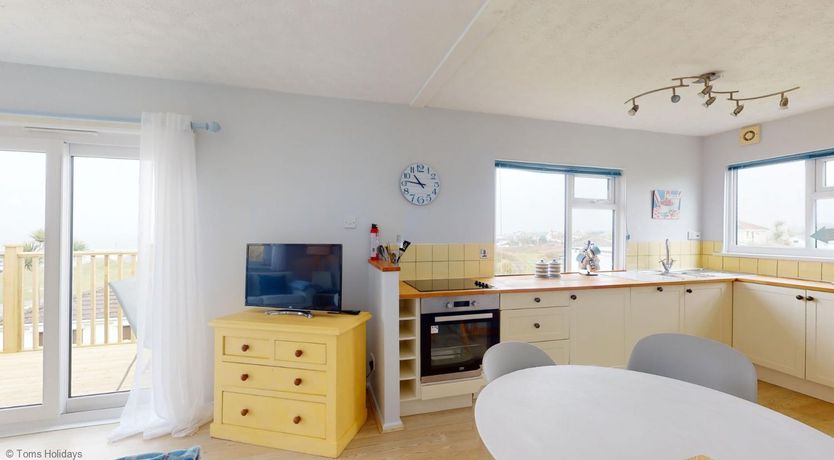 Photo of D50 Ocean Swell, Riviere Towans