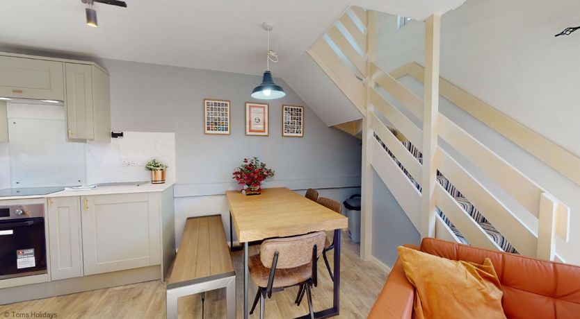 Photo of 19 Strawberry Hill, Tolroy Manor