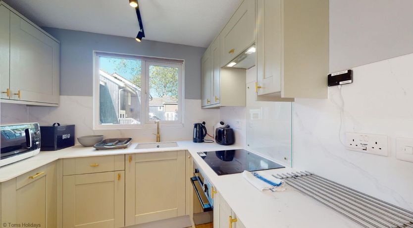 Photo of 19 Strawberry Hill, Tolroy Manor