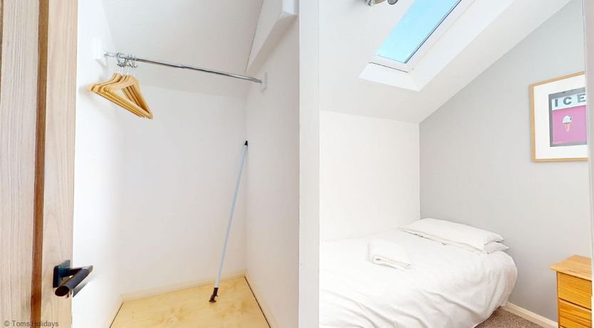 Photo of 19 Strawberry Hill, Tolroy Manor