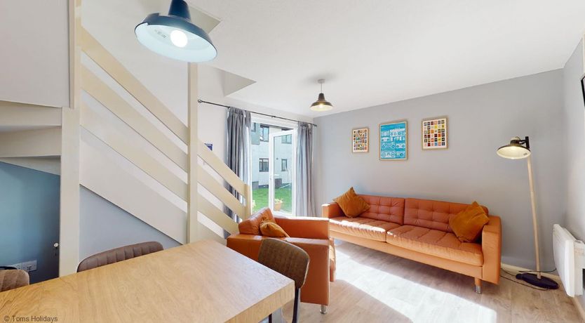 Photo of 19 Strawberry Hill, Tolroy Manor