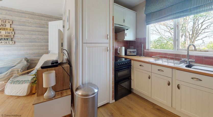 Photo of 65 Strawberry Hill, Tolroy Manor