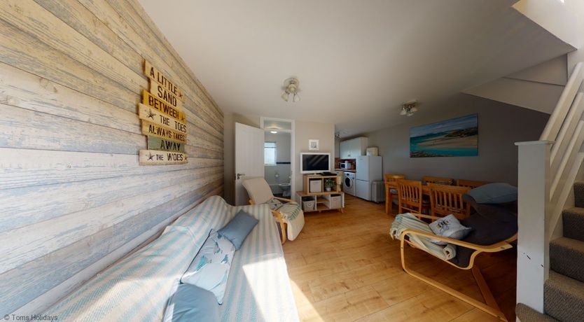 Photo of 65 Strawberry Hill, Tolroy Manor