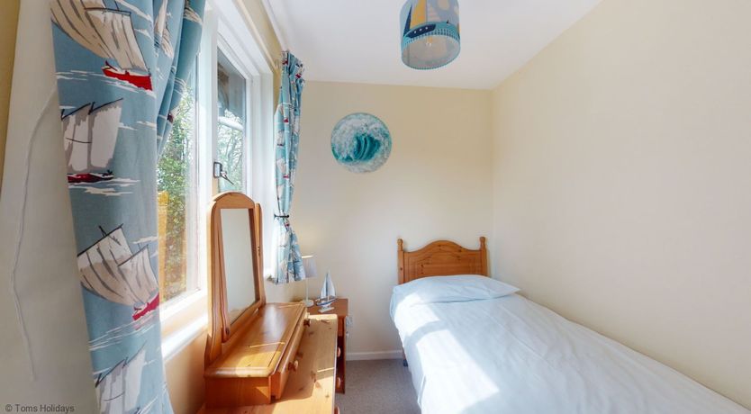 Photo of 65 Strawberry Hill, Tolroy Manor