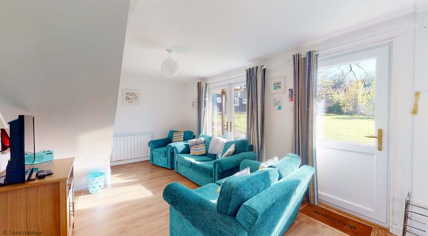 Photo of 87 Strawberry Hill, Tolroy Manor