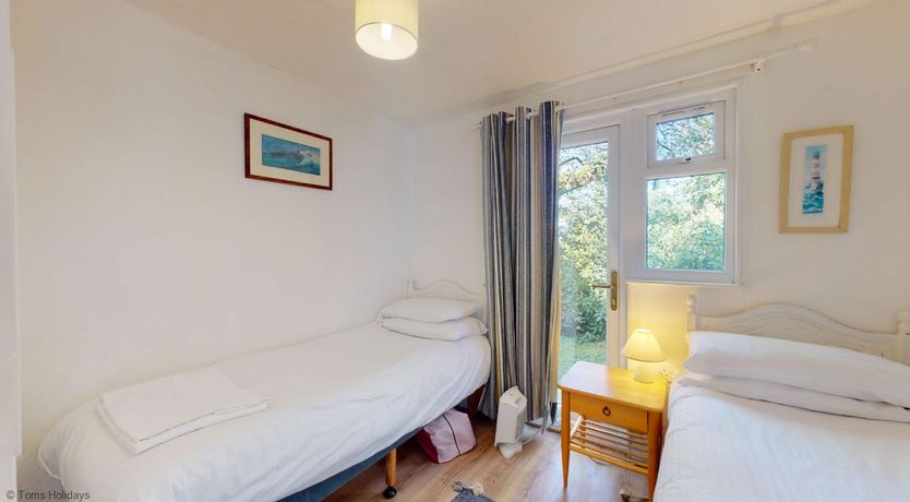 Photo of 87 Strawberry Hill, Tolroy Manor