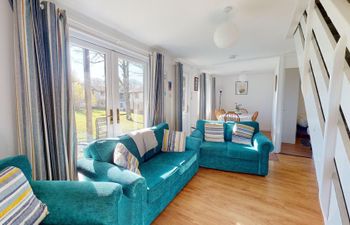 87 Strawberry Hill, Tolroy Manor Holiday Home