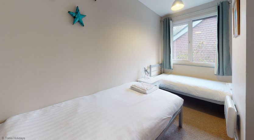 Photo of 45 Strawberry Hill, Tolroy Manor