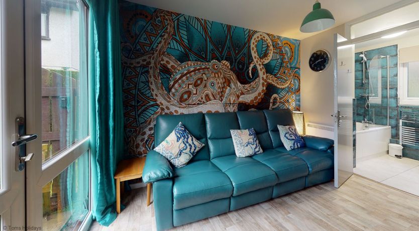 Photo of 45 Strawberry Hill, Tolroy Manor