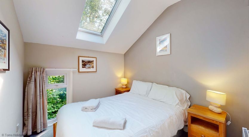 Photo of 24 Strawberry Hill, Tolroy Manor