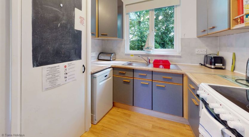 Photo of 24 Strawberry Hill, Tolroy Manor