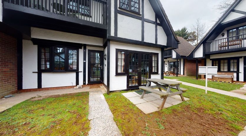 Photo of 25 Tudor Court, Tolroy Manor