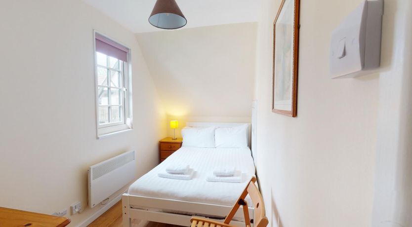 Photo of 25 Tudor Court, Tolroy Manor