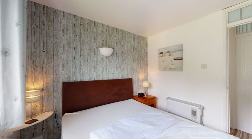 Photo of 35 Strawberry Hill, Tolroy Manor