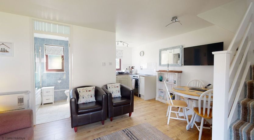 Photo of 35 Strawberry Hill, Tolroy Manor