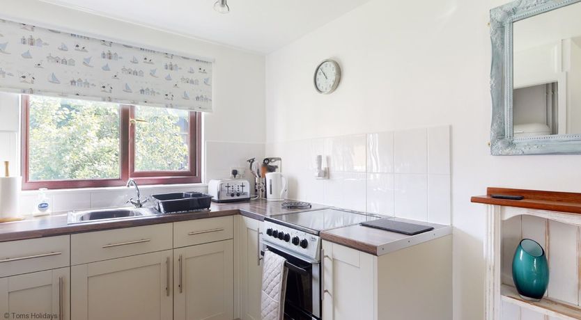 Photo of 35 Strawberry Hill, Tolroy Manor