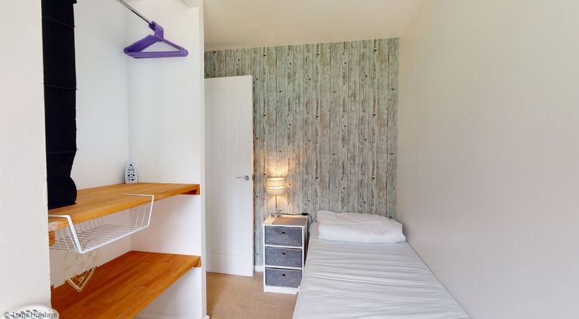 Photo of 35 Strawberry Hill, Tolroy Manor