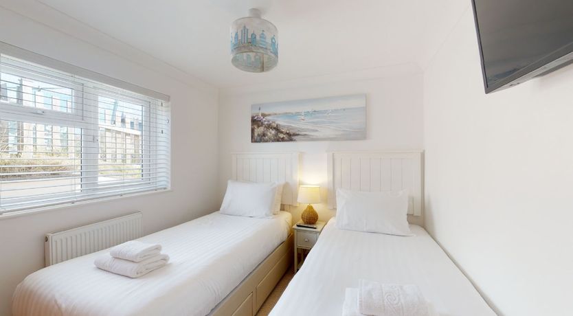 Photo of E29 Bonnie Bank, Riviere Towans