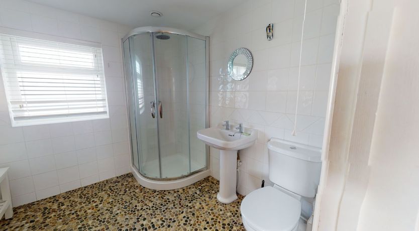 Photo of E29 Bonnie Bank, Riviere Towans