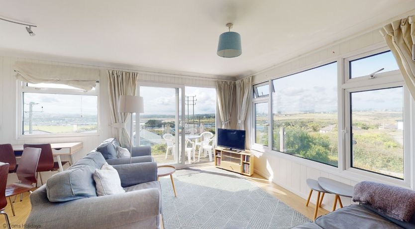 Photo of E28 HI-Up, Riviere Towans