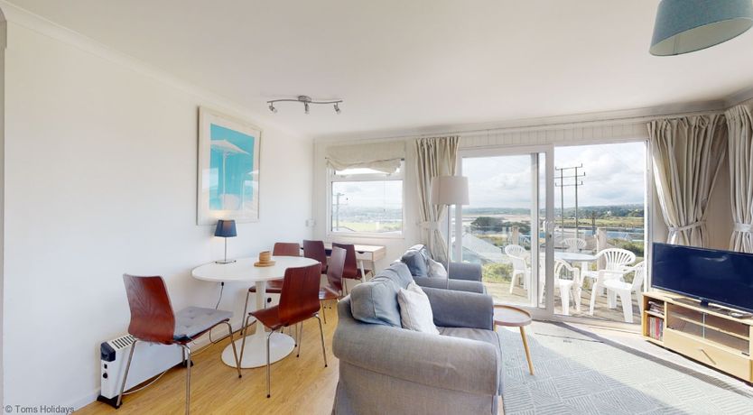 Photo of E28 HI-Up, Riviere Towans