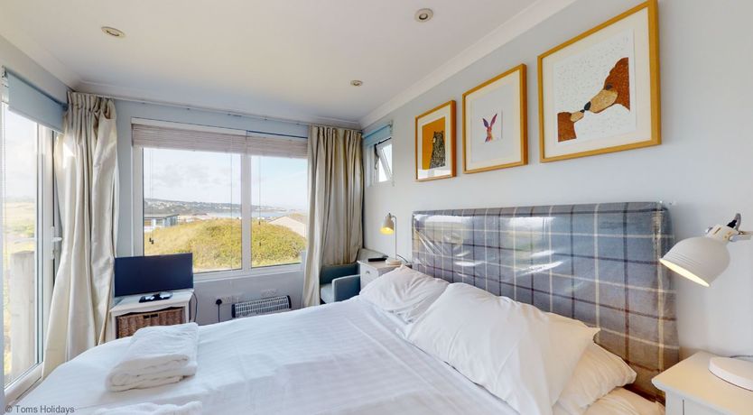 Photo of E28 HI-Up, Riviere Towans