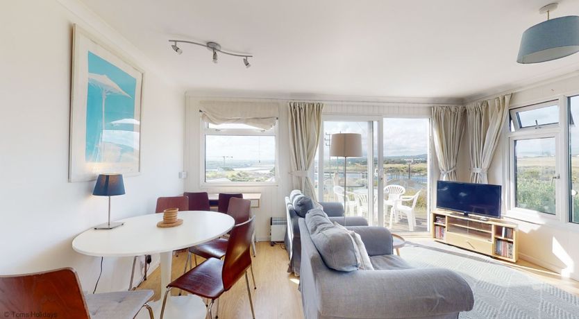 Photo of E28 HI-Up, Riviere Towans