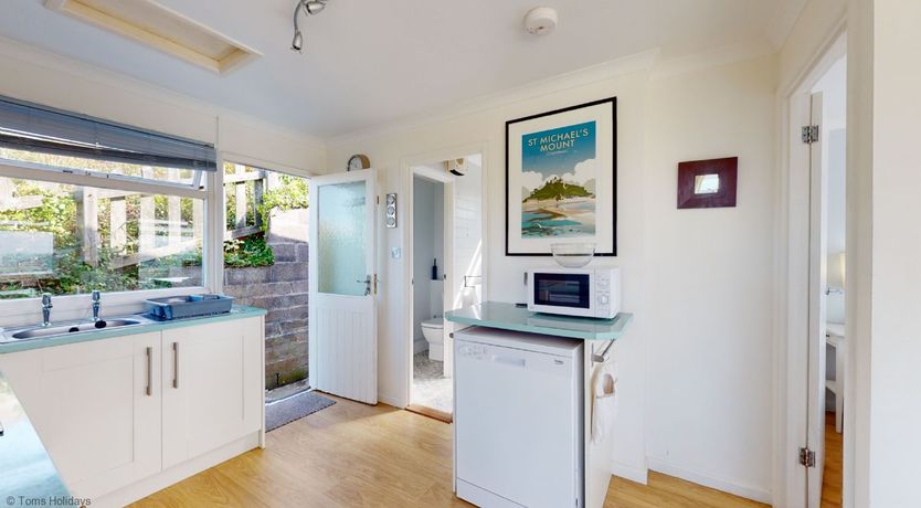 Photo of E28 HI-Up, Riviere Towans