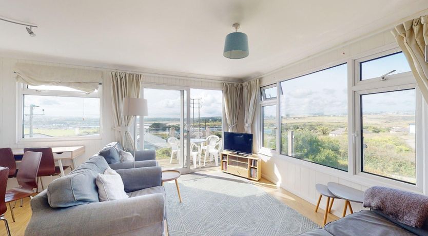 Photo of E28 HI-Up, Riviere Towans