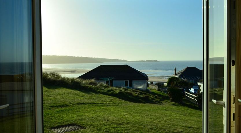 Photo of B52 Oyster, Riviere Towans