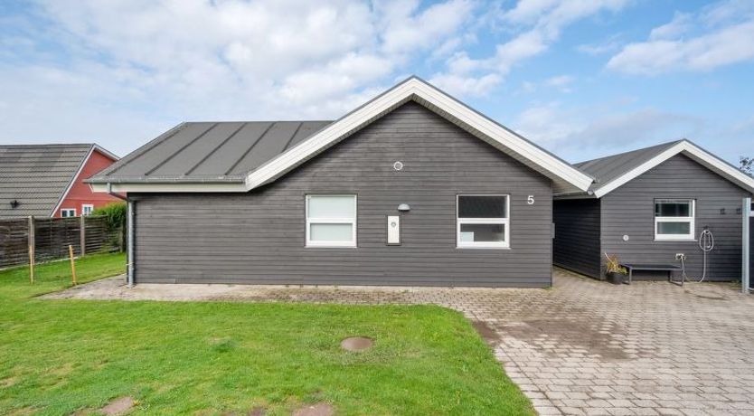 Photo of "Thorwith" - 150m from the sea