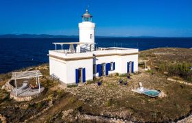 Photo of lighthouse-island