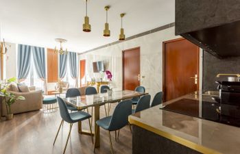 Date With The Night Holiday Home