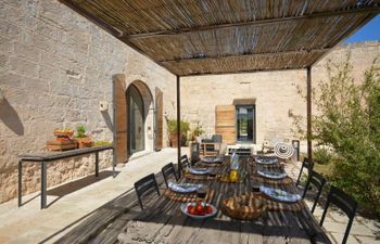 The Sunny Realm Holiday Home