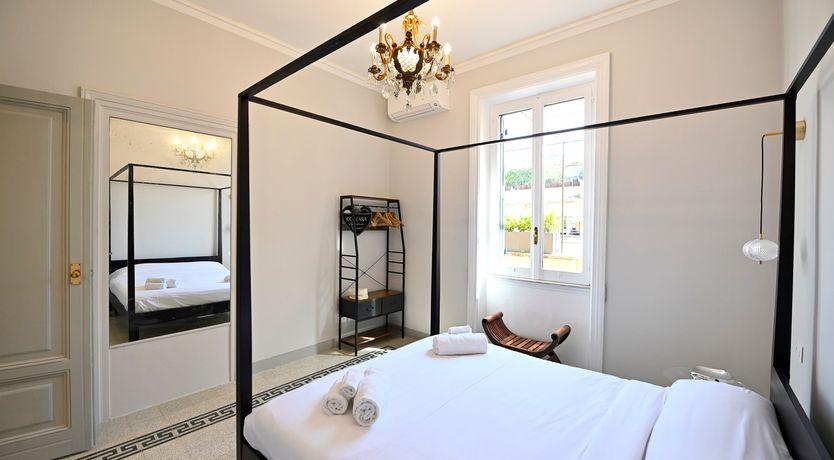 Photo of Jewel in Rome