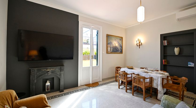 Photo of Jewel in Rome