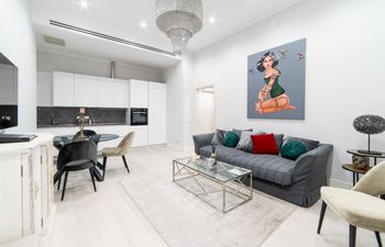 City Stay Holiday Home